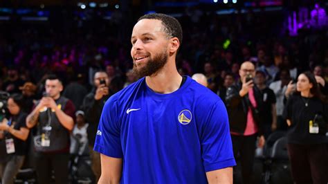 NBA icon Steph Curry signs contract extension with Golden State .